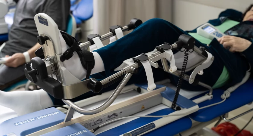 W Szpitalu Św. Trójcy nowoczesny sprzęt. Roboty pomagają w rehabilitacji