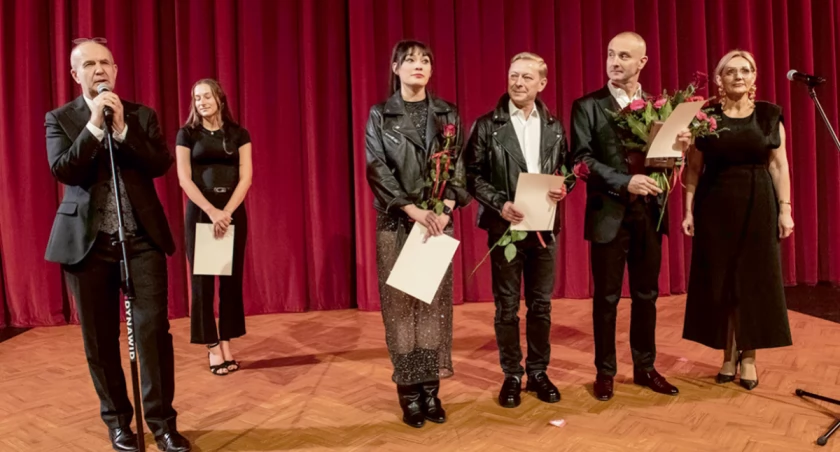 Srebrna Maska. Międzynarodowy Dzień Teatru i nagroda dla Szymona Cempury 