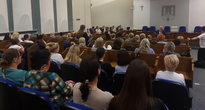 Prezydent Płocka spotkał się z pracownikami likwidowanego Levi Strauss. Nie zatrzymam tej machiny, ale nie jesteśmy bezradni
