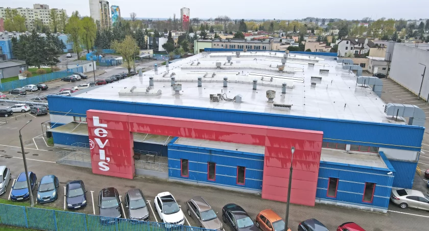 Pracownicy Levisa walczą o godną odprawę. Będzie manifestacja przed likwidowanym zakładem