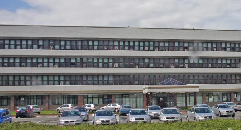 Alarmy i akcje ewakuacyjne w Płocku. M.in w ORLEN-ie i Delegaturze