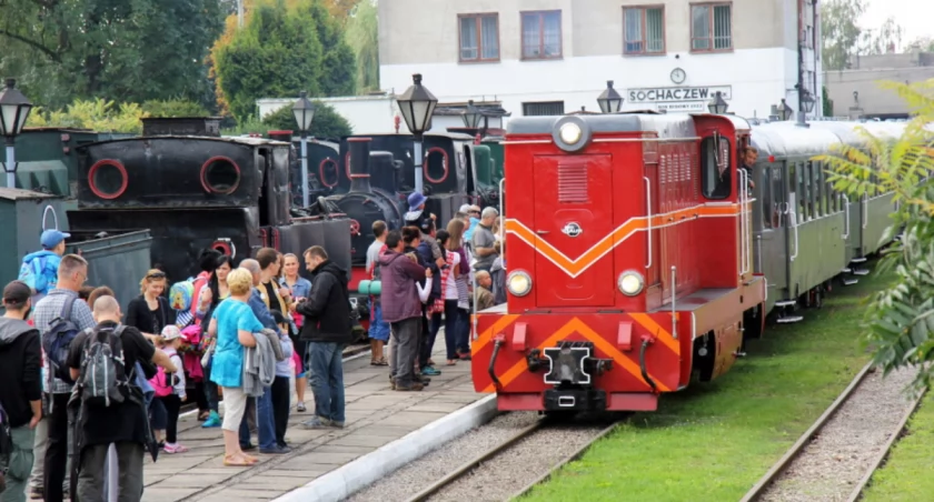 Muzeum Kolei Wąskotorowej w Sochaczewie zaprasza na inaugurację sezonu turystycznego. Wsiąść do pociągu… RETRO