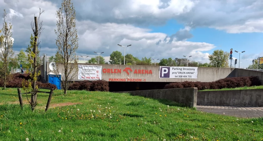 Parking przy największych płockich obiektach sportowych do remontu. Nadal trwa przetarg