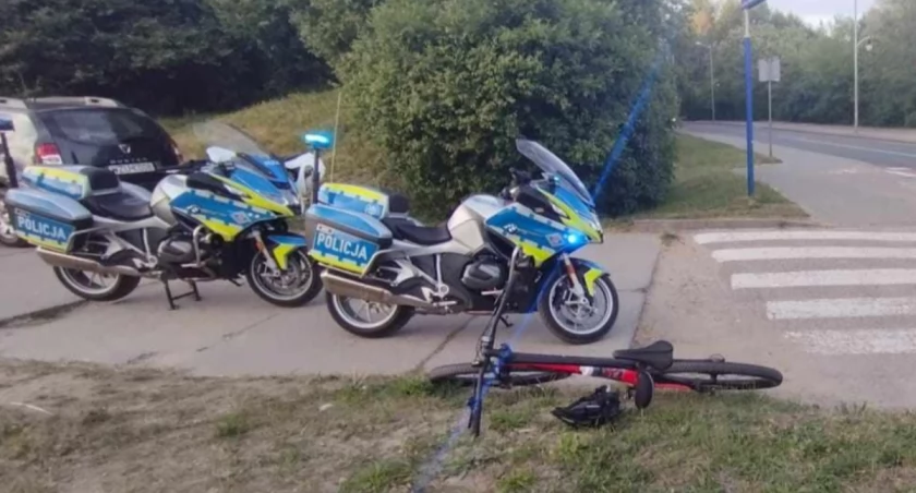 Wypadek na ul. Gościniec w Płocku. Rowerzysta trafił do szpitala [ZDJĘCIA]