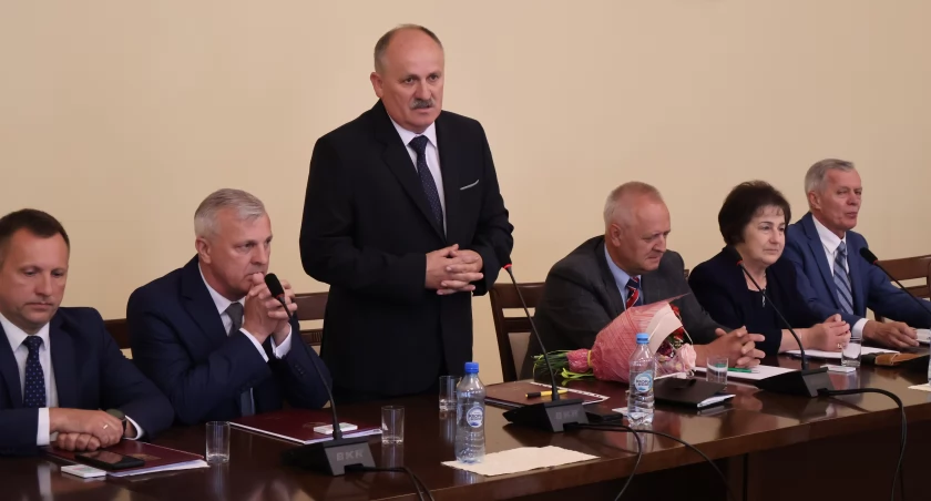 I sesja Rady Powiatu Gostynińskiego nowej kadencji. Andrzej Krzewicki Starostą Gostynińskim