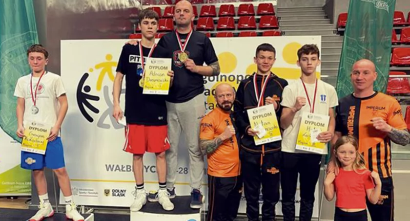 Hubert Luśtyk na podium w Wałbrzychu! Sukces płockiego boksera w Ogólnopolskiej Olimpiadzie Młodzieży