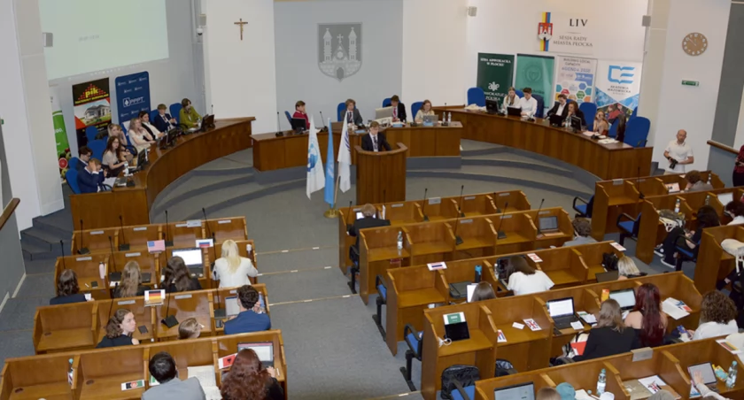 Obrady ONZ w płockiej Jagiellonce! Uczniowie płockiego liceum w niecodziennej roli