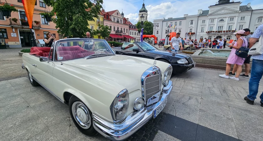 Mercedesem po Wiśle... i po Płocku 