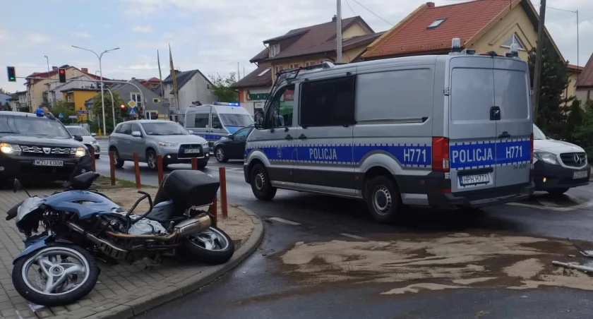 Motocyklista w szpitalu. Wypadek na ul. Wyszogrodzkiej [ZDJĘCIA]