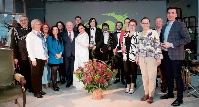 Teatr Dramatyczny na jubileusz samorządu. Płocka scena w objeździe