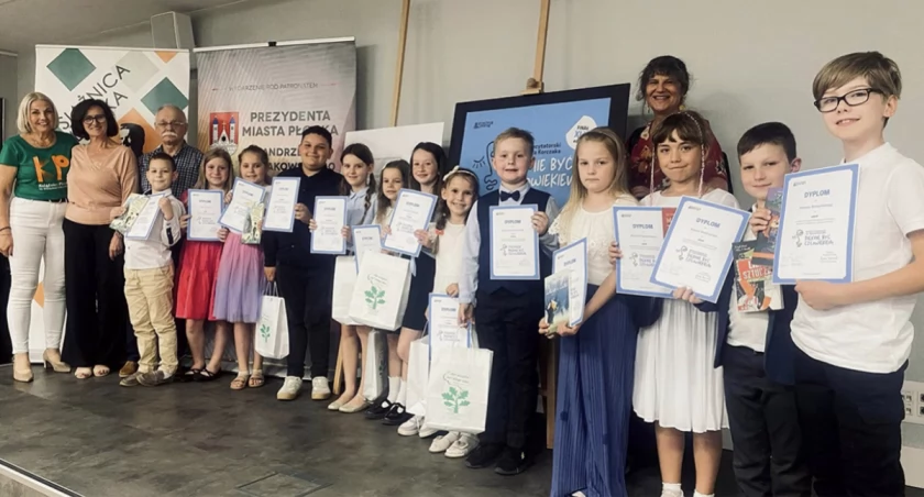 Finał XLV edycji konkursu „Pięknie być człowiekiem”. 46 najlepszych recytatorów  spotkało się w Książnicy
