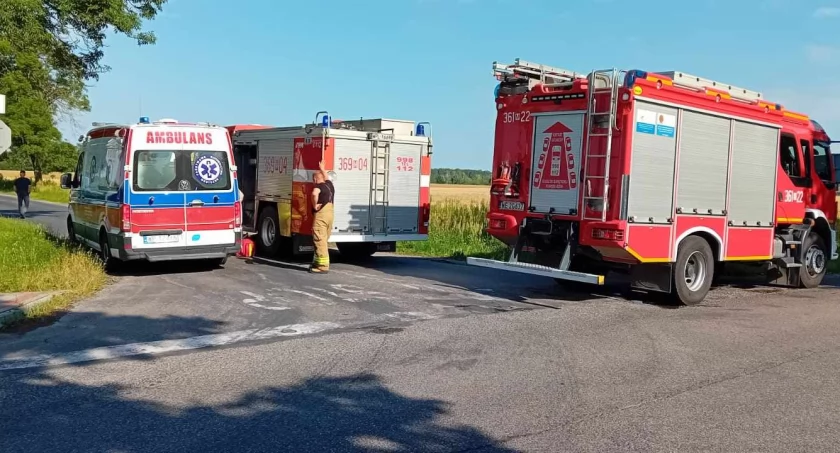 Trzy pojazdy zderzyły się na skrzyżowaniu. Poranne utrudnienia na drodze [ZDJĘCIA]