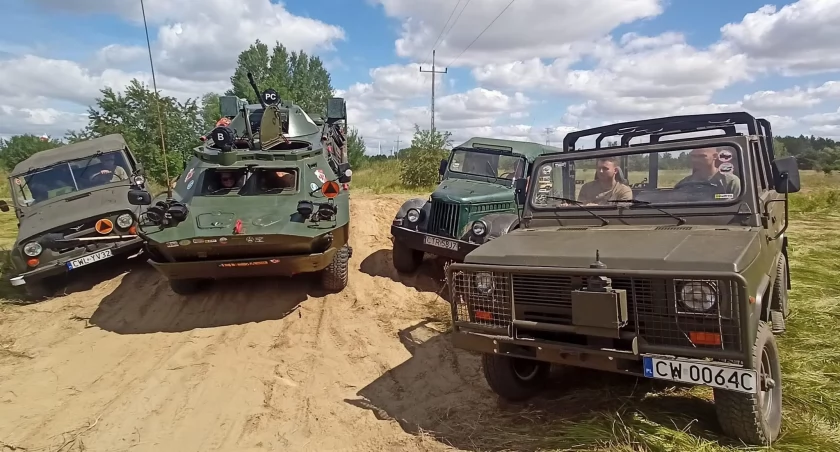 Spodziewajcie się po raz czwarty Cudu nad Wisłą! Zlot pojazdów wojskowych, militarnych, terenowych, a do tego zabytkowych [ZDJĘCIA]