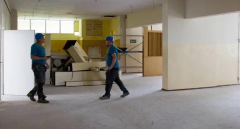 Duże zmiany na osiedlu Międzytorze. Remonty w kolejnej płockiej szkole 