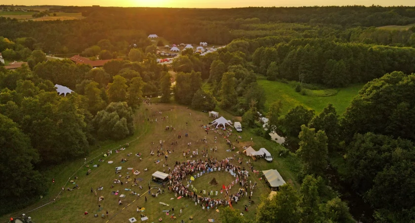 Festiwal Wibracje w Radotkach w Osadzie Młynarza [ZDJĘCIA, FILM Z DRONA]