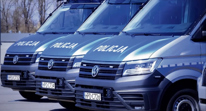W akcji 82 funkcjonariuszy. Przeszukano 10 posesji.  Znaleziono narkotyki, automaty do gry, papierosy