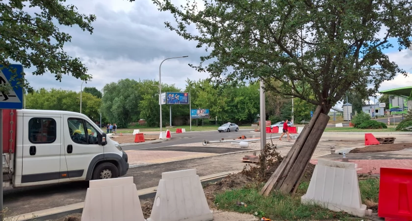 Płock. Rozpoczęło się asfaltowanie ul. Chopina. Do kiedy potrwa?