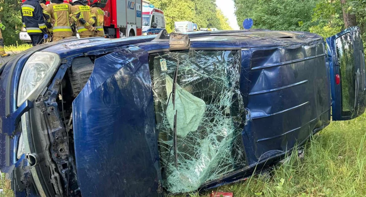 Czołowe zderzenie w Kępie Polskiej. Trzy osoby trafiły do szpitala