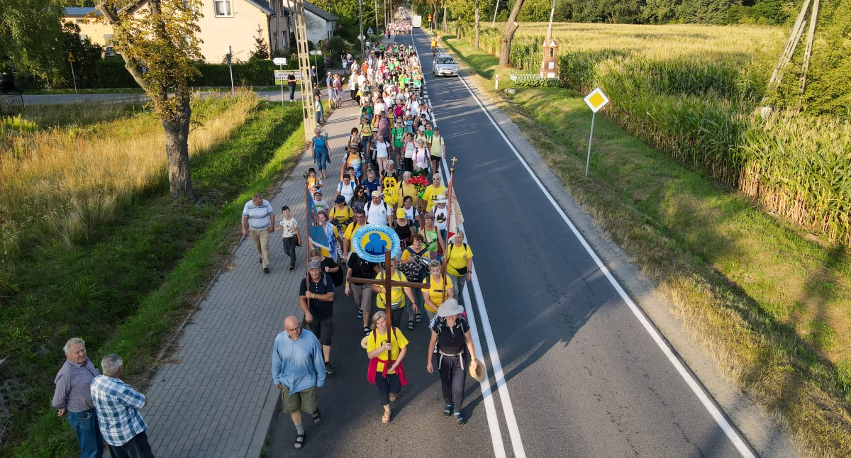 Pielgrzymi na szlaku. Wszyscy dotarli do Sokołowa ale część wróciła do Płocka