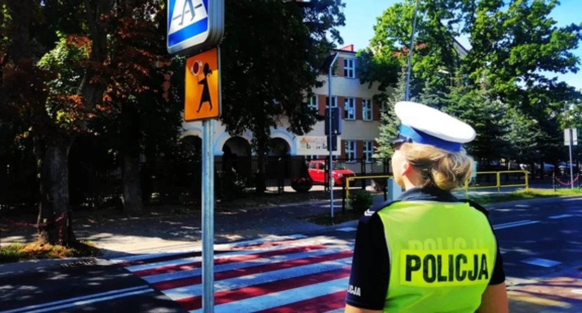 Coraz więcej policjantów przy szkołach. Ważne kontrole przed wrześniem