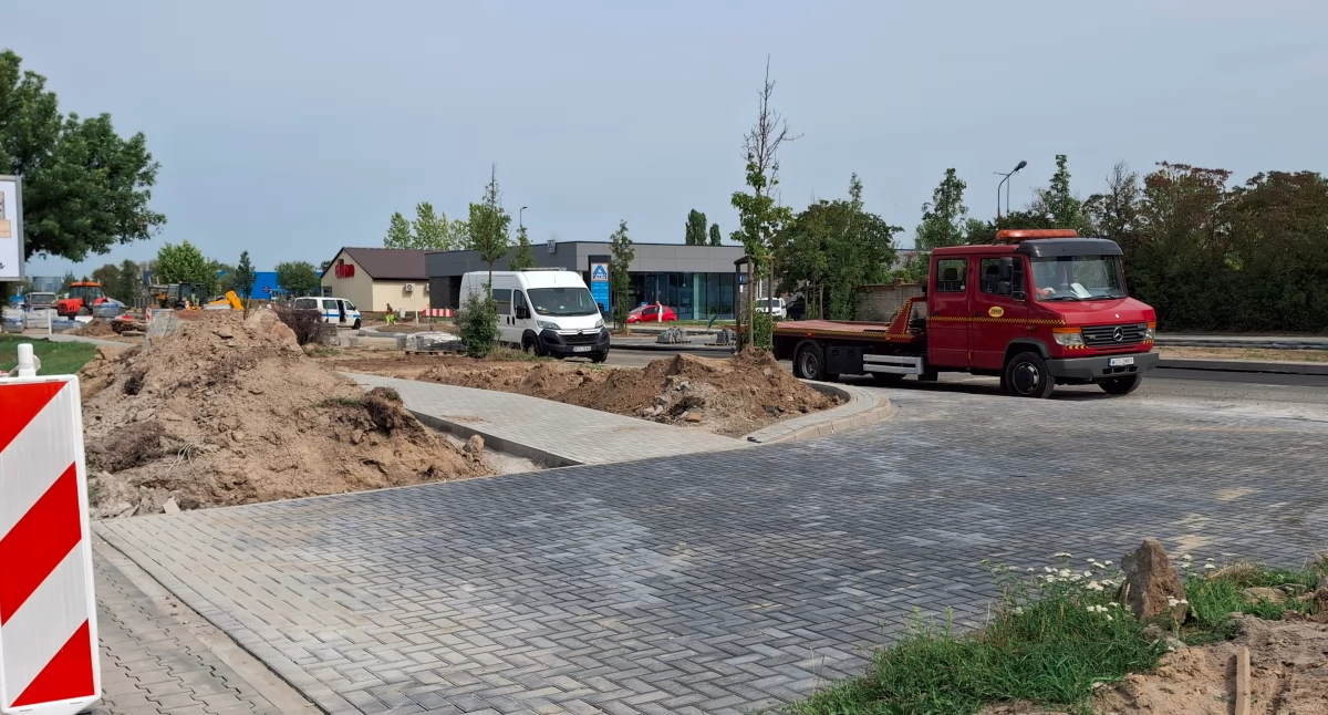 Płock. Rozpoczęło się układanie asfaltu na ul. Przemysłowej