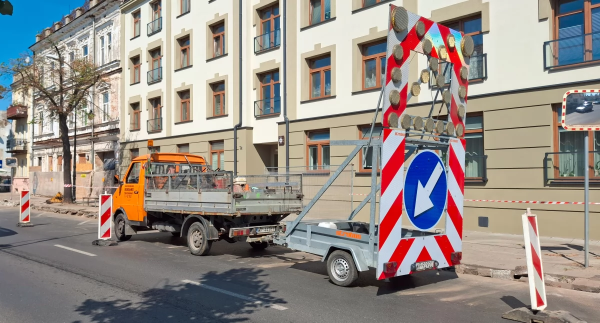 Wiata przystankowa wróci na ul. Sienkiewicza. Właśnie trwają prace