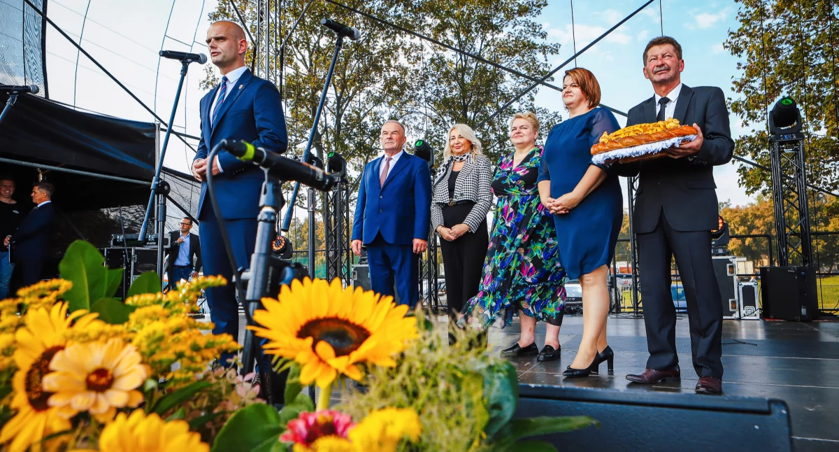 Dożynki powiatu płockiego. W Łącku podziękowano za tegoroczne plony [ZDJĘCIA]