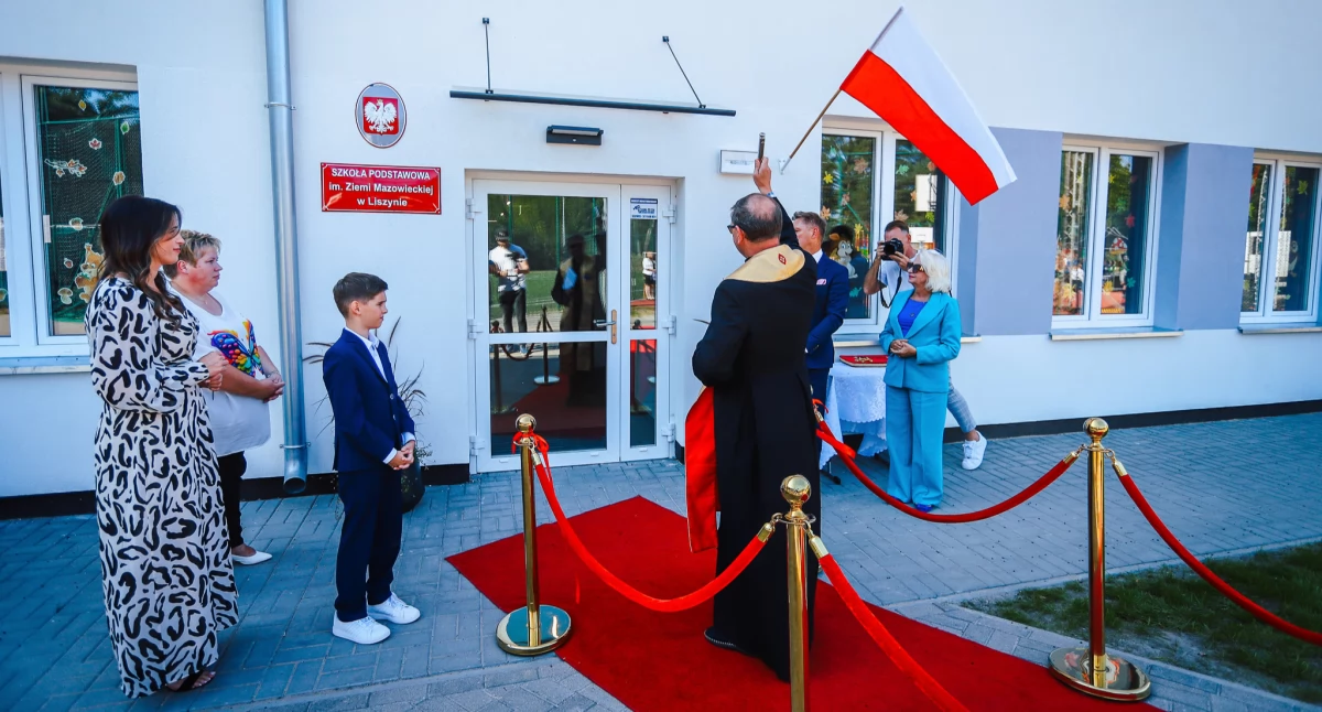 W Liszynie, gmina Słupno uroczyście otwarto rozbudowaną szkołę [ZDJĘCIA]