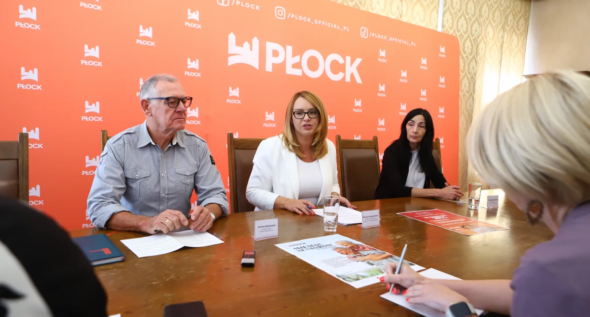  Miesiąc Seniora w Płocku. Spacery, rajdy, potańcówki, badania, spotkania z X Muzą  