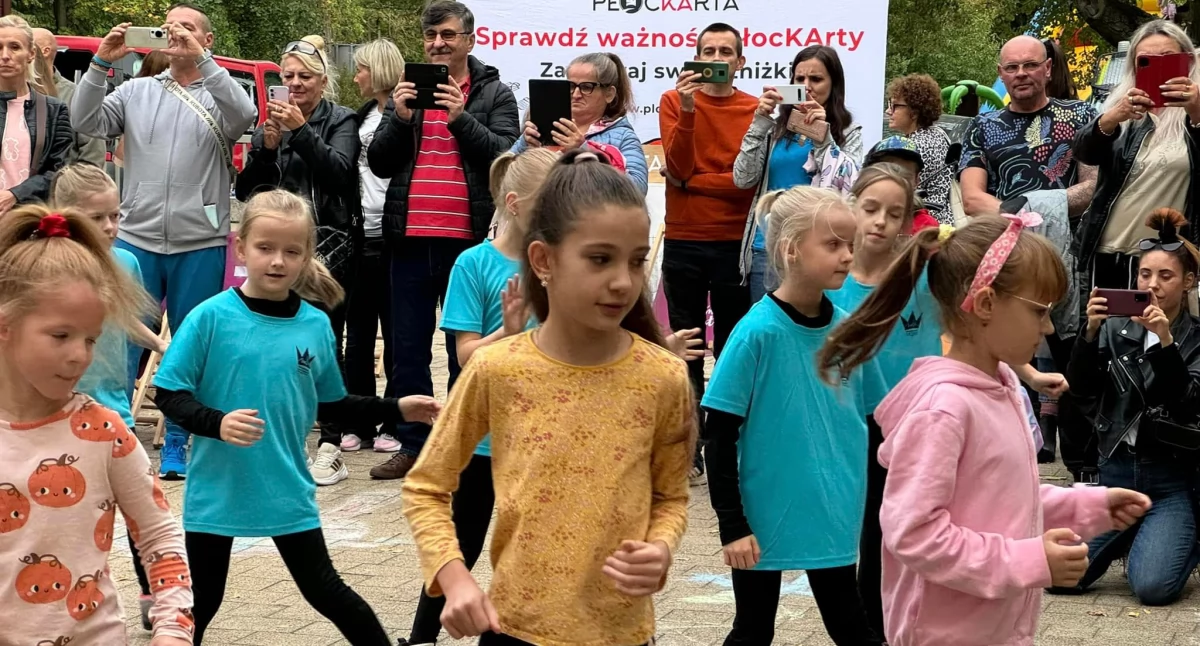 Młodzi płoccy artyści rozkręcili zabawę w Ogródku Jordanowskim. Wszystkie gwiazdy MDK-u! [ZDJĘCIA] 