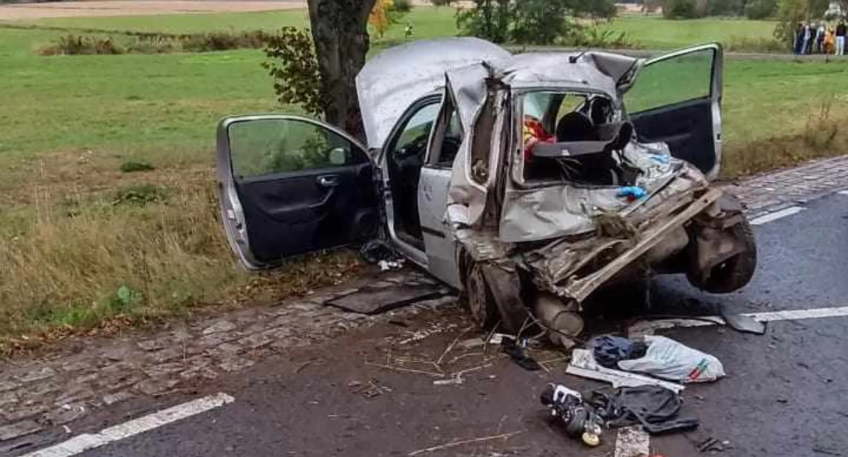 Wypadek w Kozłowie w gminie Drobin. 23-latek z ciężkimi obrażeniami trafił do szpitala  
