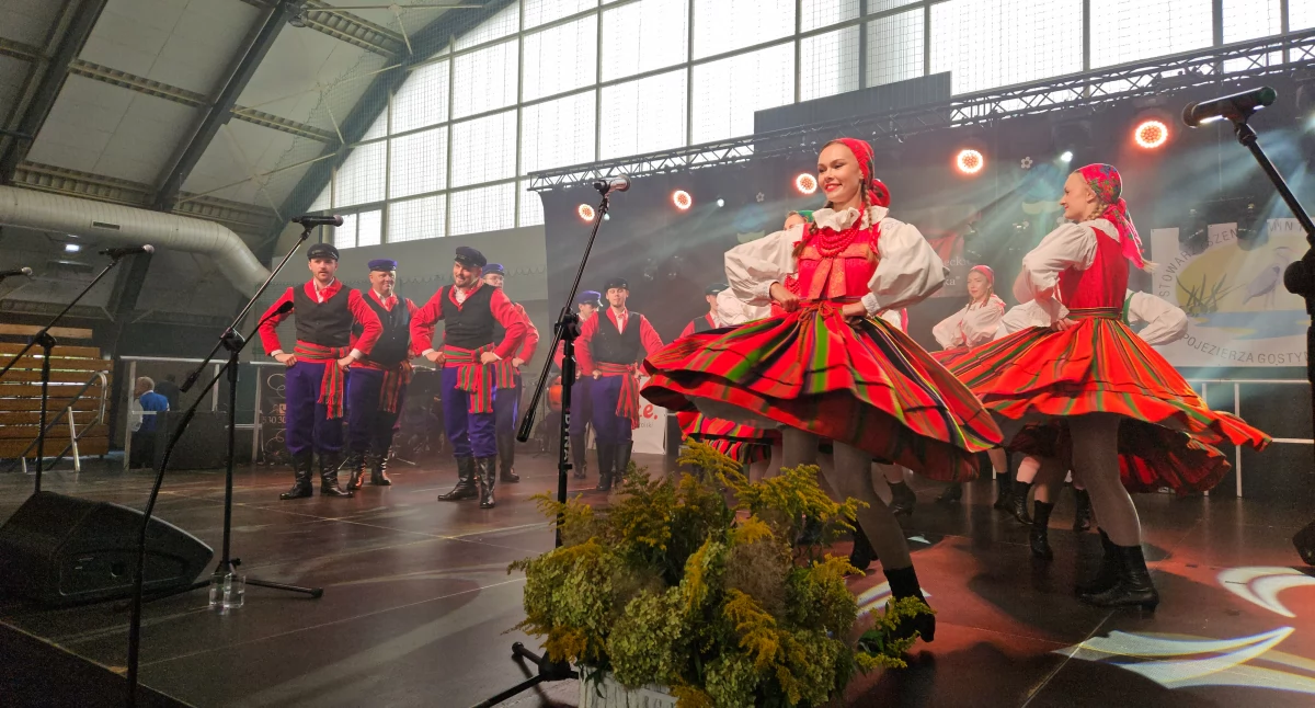 Powiat płocki. Festiwal od kujawiaka do oberka w Łącku [ZDJĘCIA]