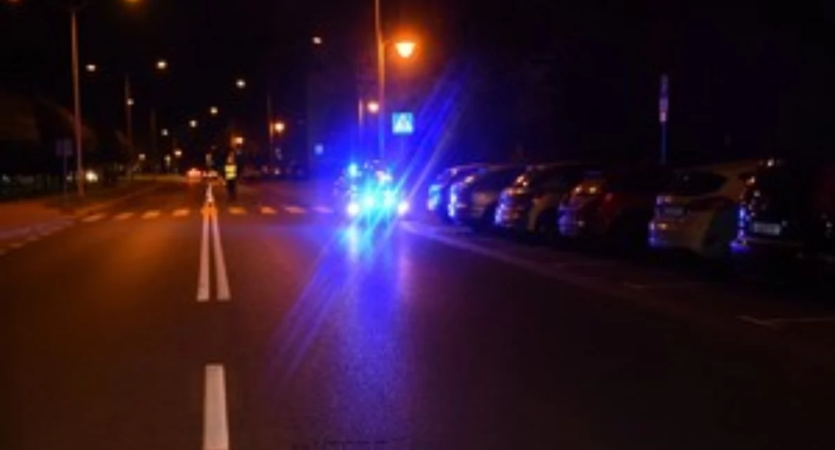 Potrącił w Płocku kobietę na przejściu dla pieszych i uciekł. Policja odnalazła pijanego 37-latka w domu. Co mu grozi?   