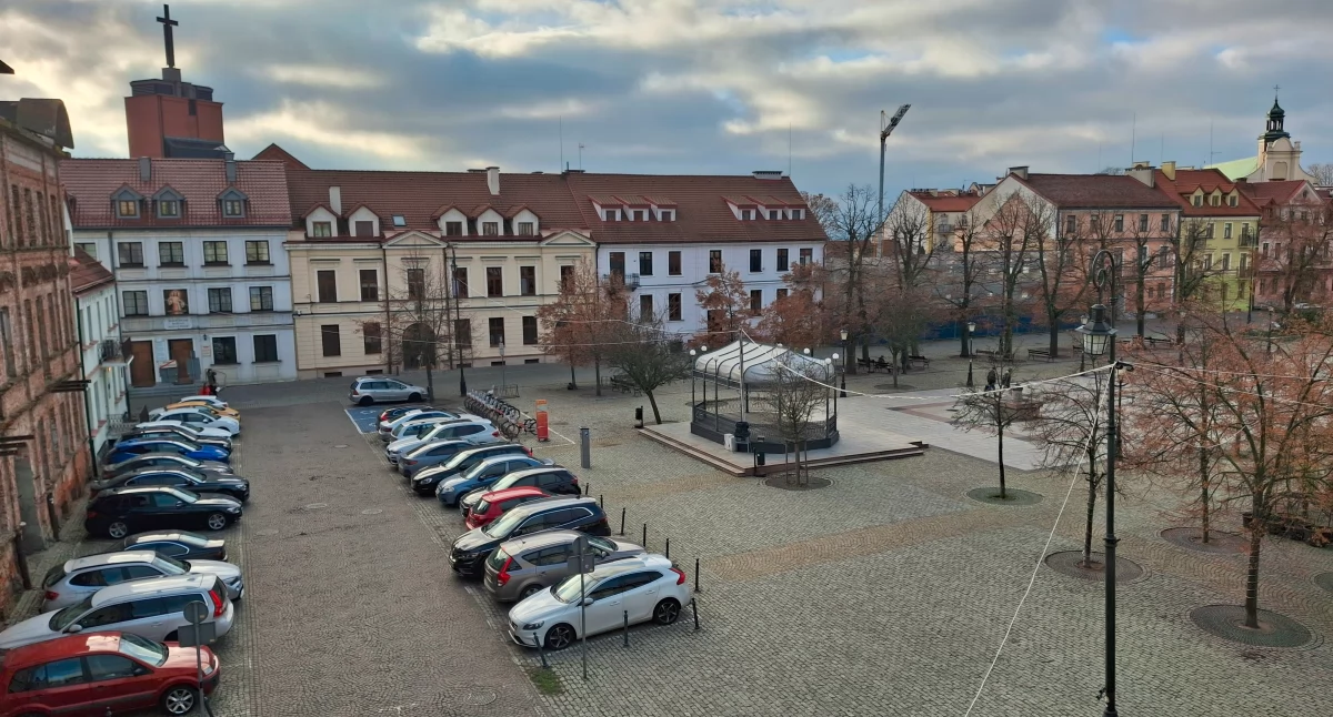 Zamkną Stary Rynek w Płocku na miesiąc! Po raz pierwszy w historii Płocka. Jak mają się zachować kierowcy w dniach 28 listopada – 26 grudnia?
