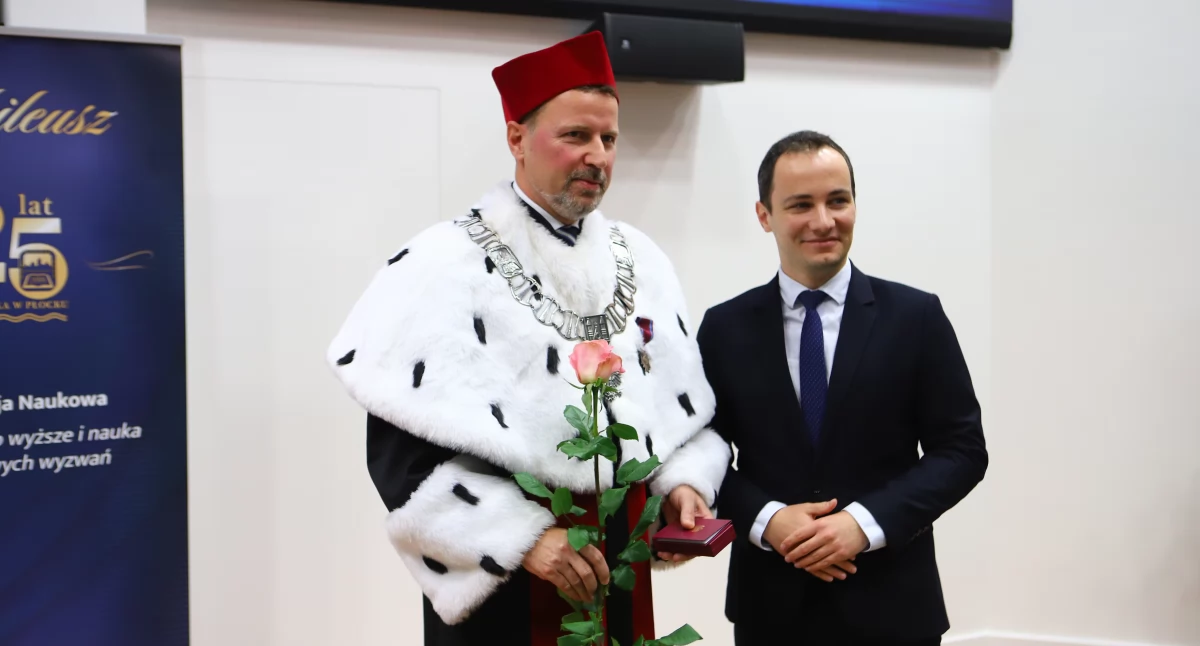 25 lat Akademii Mazowieckiej w Płocku.  Rozwijają się dalej!
