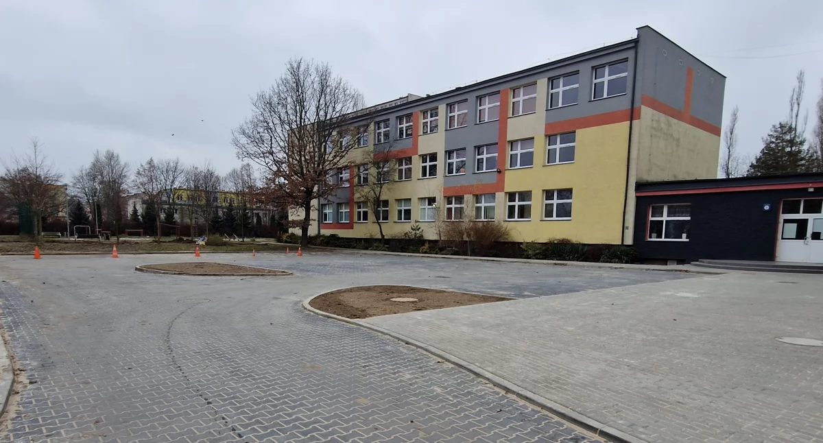 Nowa infrastruktura w Płocku: Bezpieczny ciąg pieszo-jezdny przy SP3