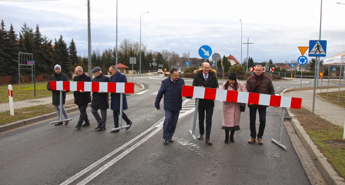 Droga pod Płockiem jest teraz bezpieczna i komfortowa. Właśnie zakończono jej remont