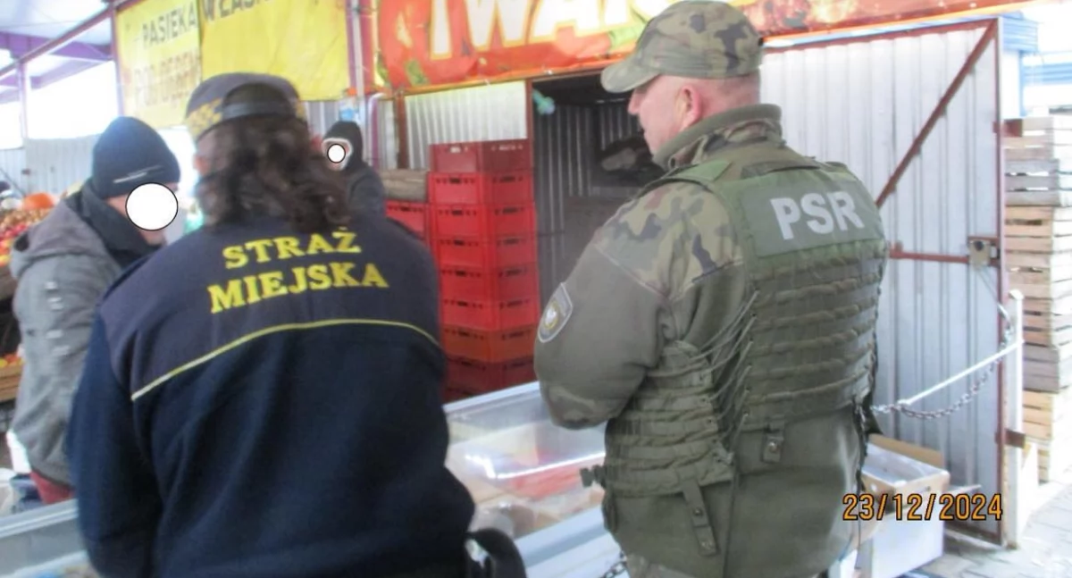 W Płocku trwają przedświąteczne kontrole stoisk z rybami 