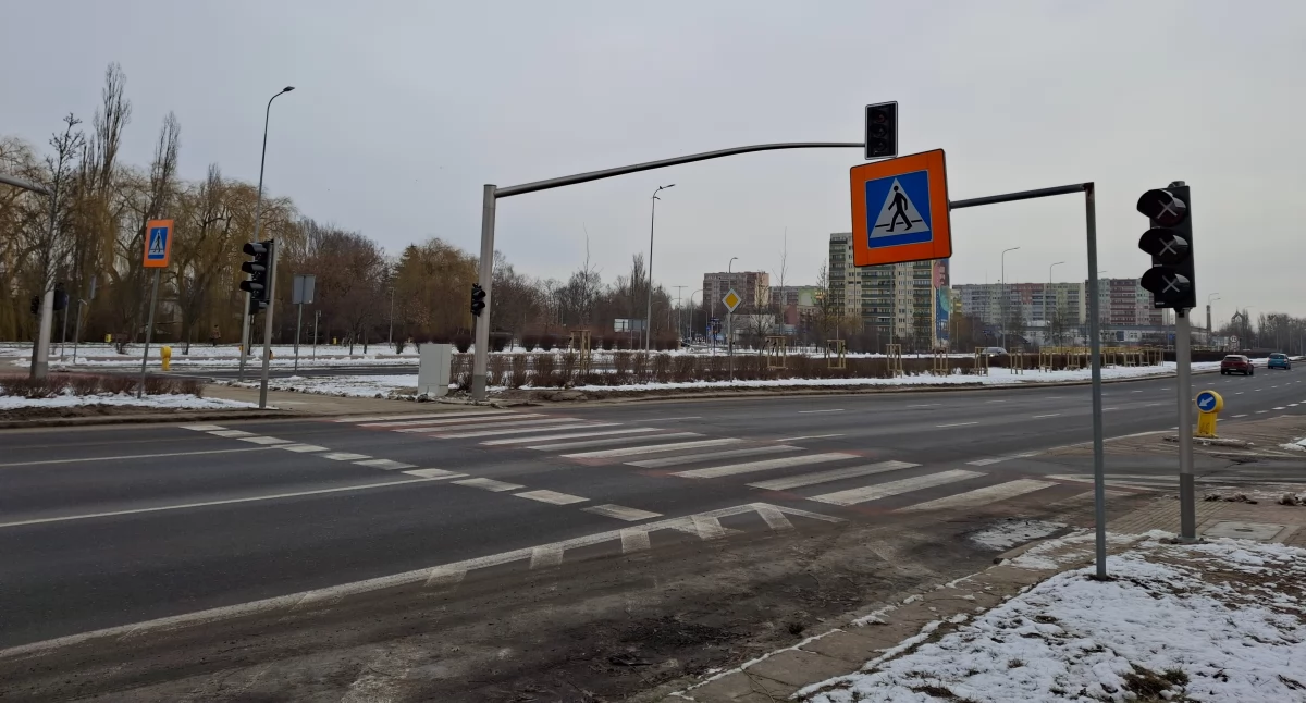 Nowa sygnalizacja świetlna na al. Piłsudskiego w Płocku. Wkrótce zacznie działać
