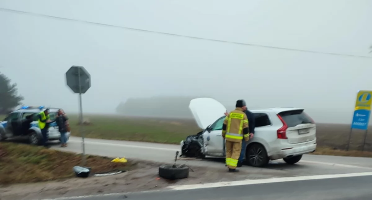 Fatalne wyprzedzanie. Kolizja w m. Łęg Probostwo [ZDJĘCIA]