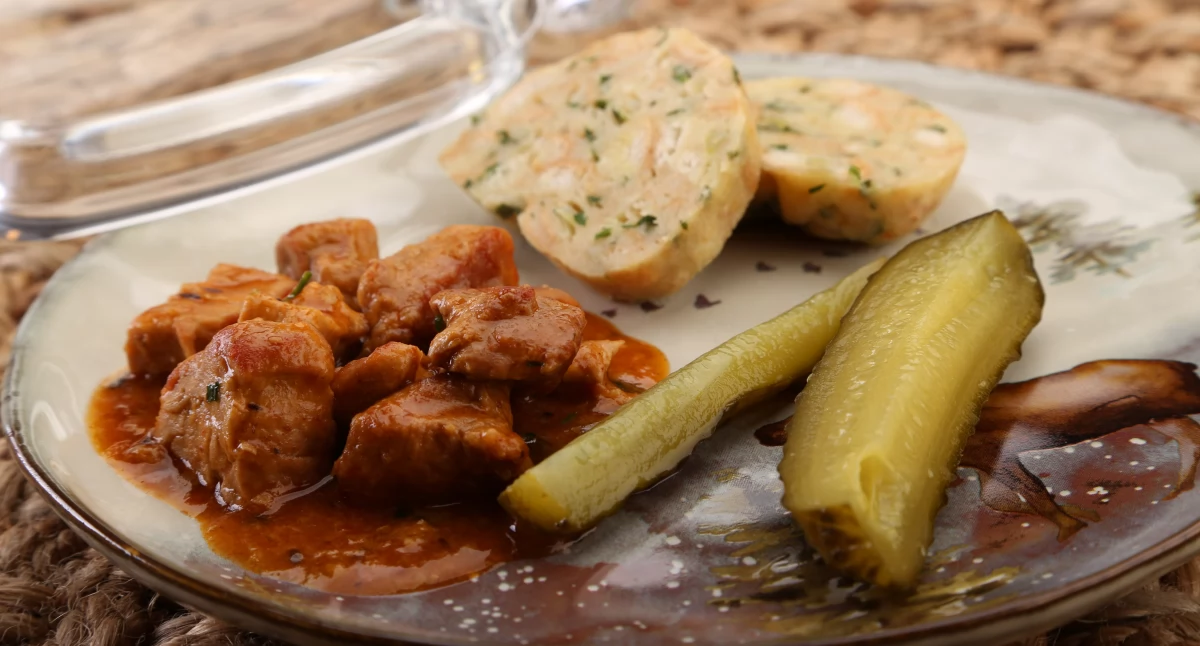 Przepisy kulinarne Izabeli Chudzyńskiej. Piwny gulasz