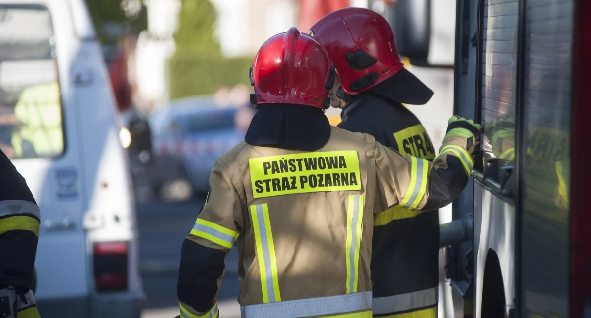 Ugaszono pożar kurnika w Jordanowie. 8 zastępów straży w akcji   