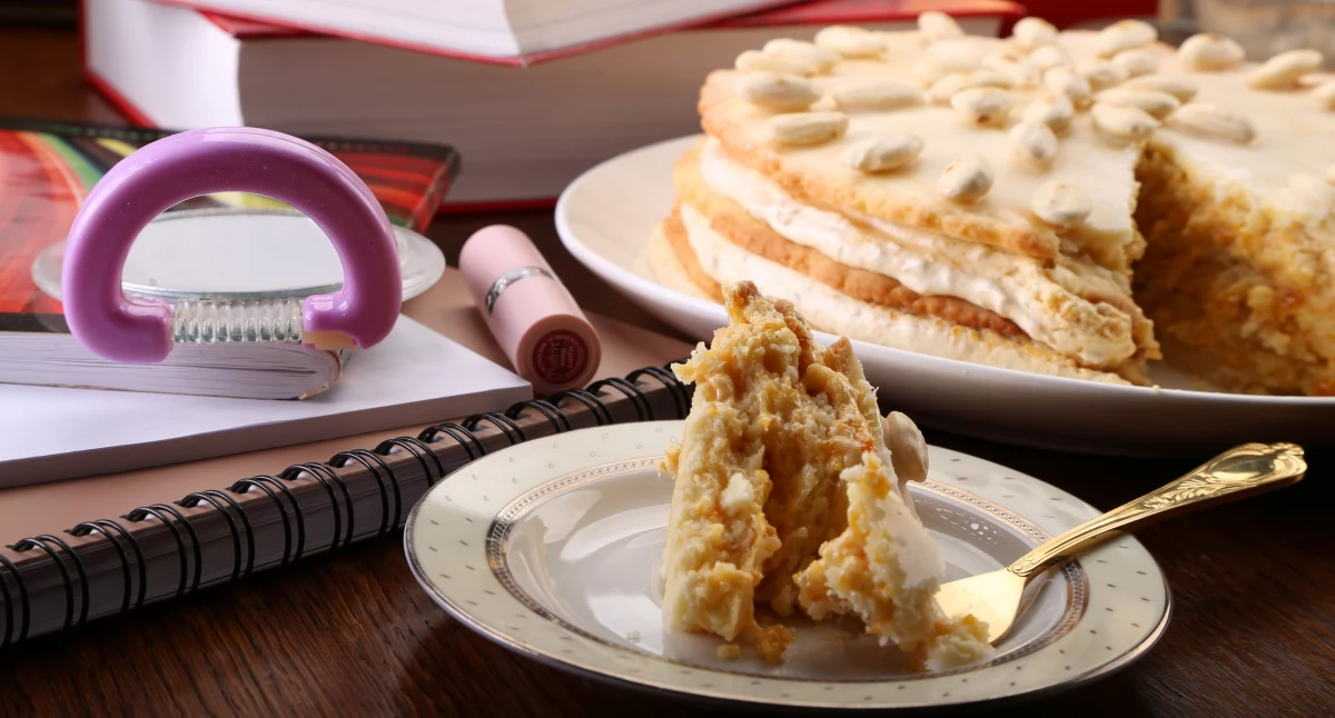 Przepisy kulinarne Izabeli Chudzyńskiej. Kruchy tort krakowski