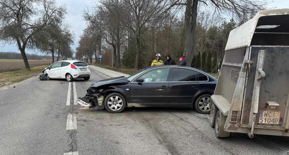 Kolizja w m. Karwosieki-Cholewice. 21-latek nie ustąpił 