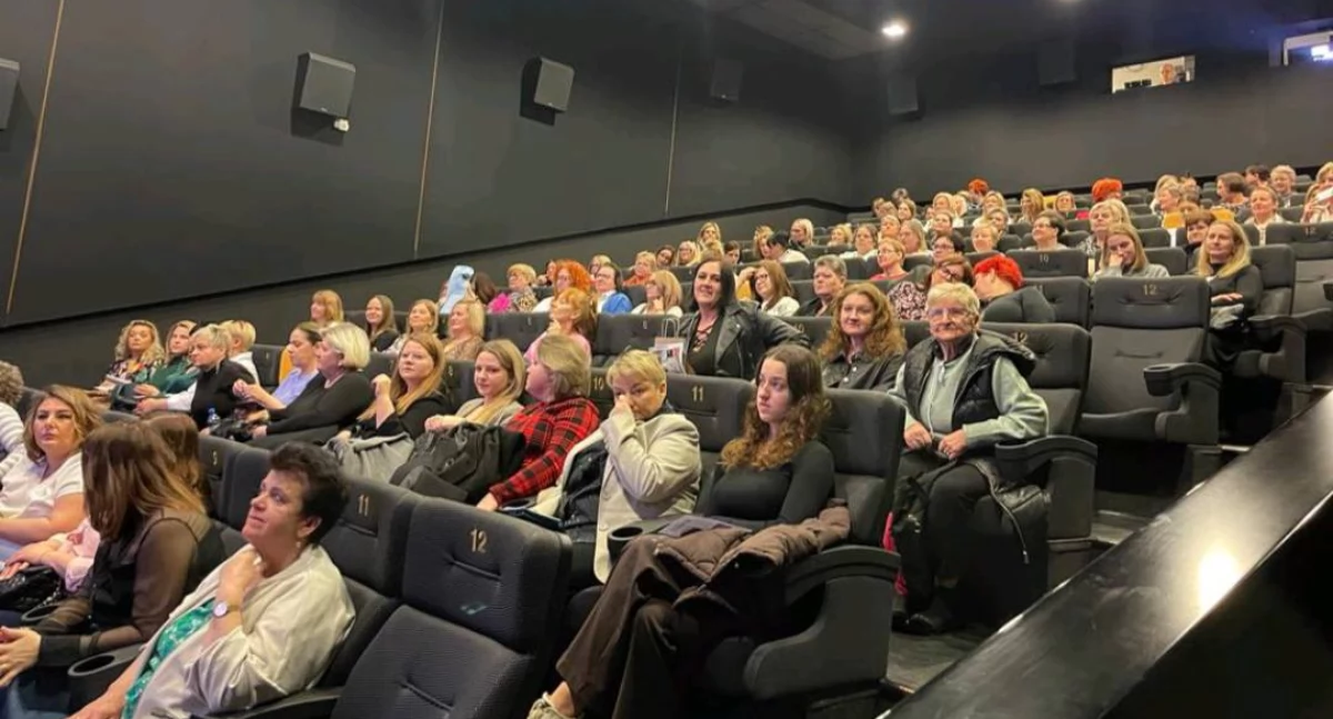 Seans filmowy, prezenty i dobra zabawa. Tak mieszkanki gminy Stara Biała świętowały Dzień Kobiet
