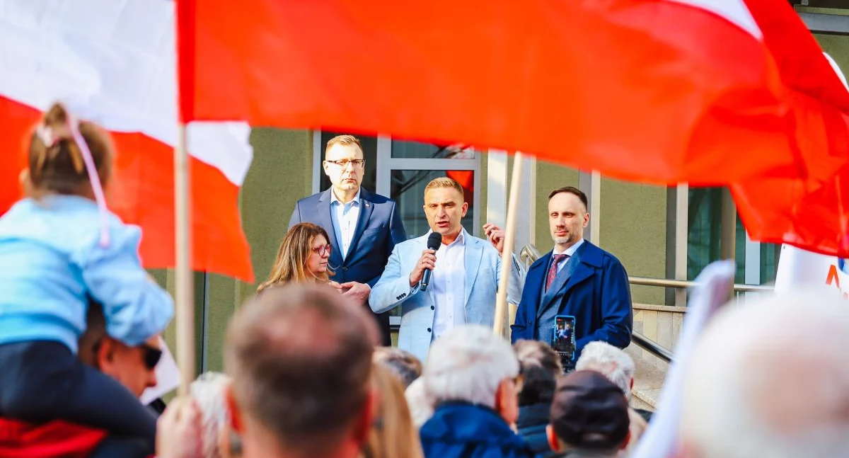 Protest przeciwko CIC w Płocku. Bąkiewicz - Idziemy na wojnę o wolność, spokój i bezpieczeństwo