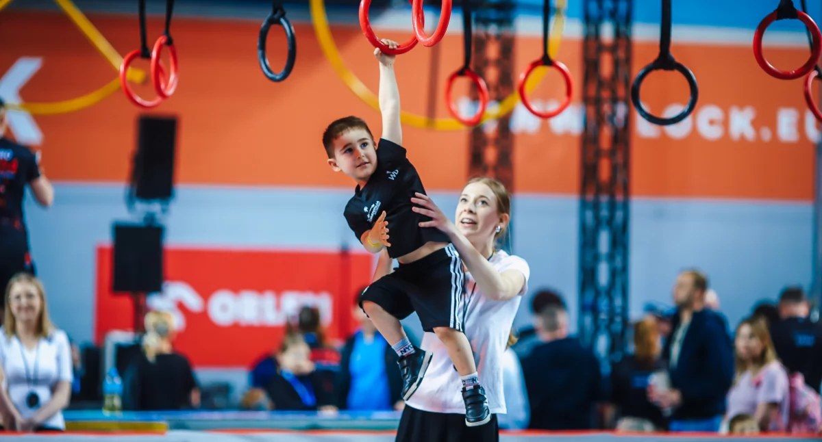 Jungle Ninja European Championship 2025 w Płocku. W Orlen Arenie walczą na torze osoby, które się nie boją przeszkód