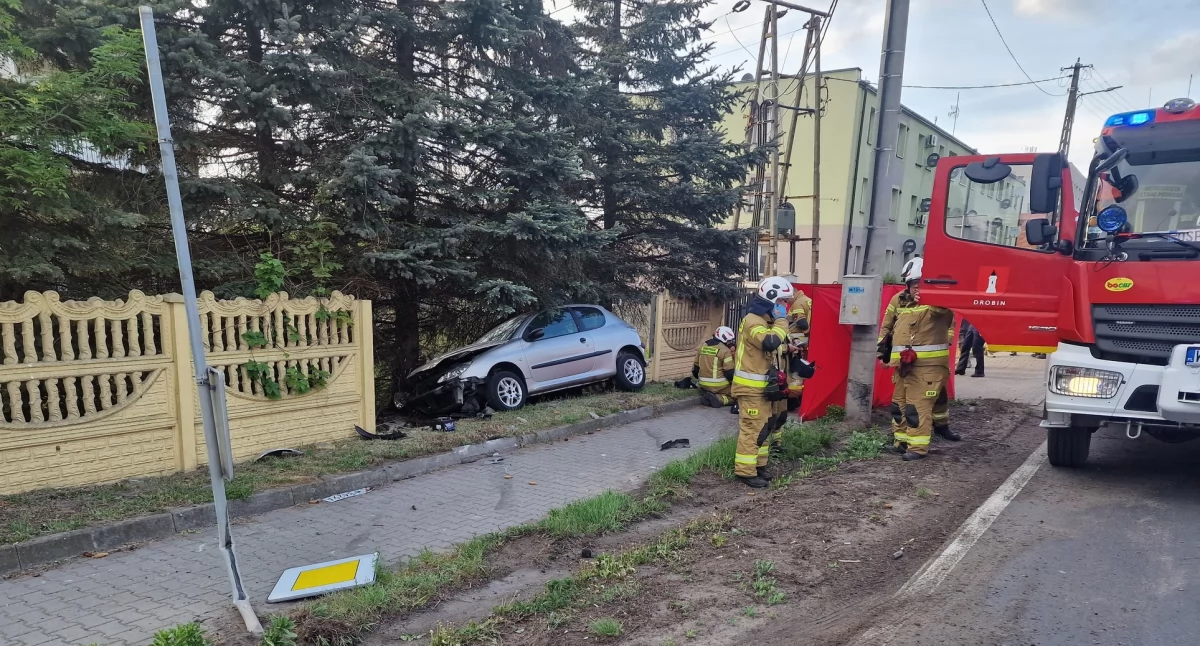 Kierowca stracił panowanie nad pojazdem. Groźne zdarzenie w Drobinie    