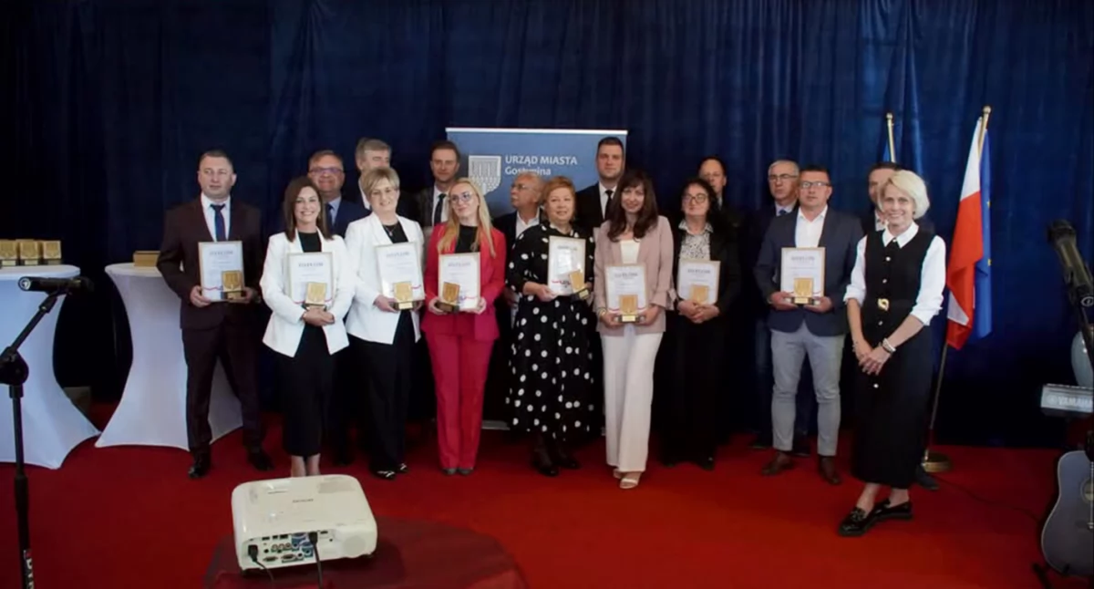 35-lecie Samorządu Terytorialnego w Gostyninie. Debata radnych pierwszej kadencji, uroczysta sesja Rady Miejskiej, ciekawe spotkania, występy artystyczne