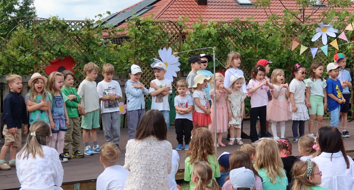 W Przedszkolu i Żłobku EduMontessori świętowały całe rodziny. Coroczny piknik zintegrował społeczność płockiej placówki
